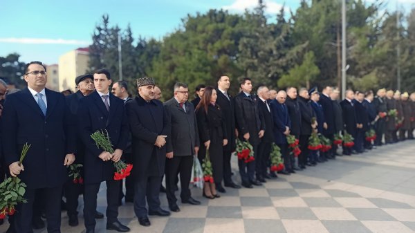 STM direktoru anım mərasimində qatılıb - FOTO