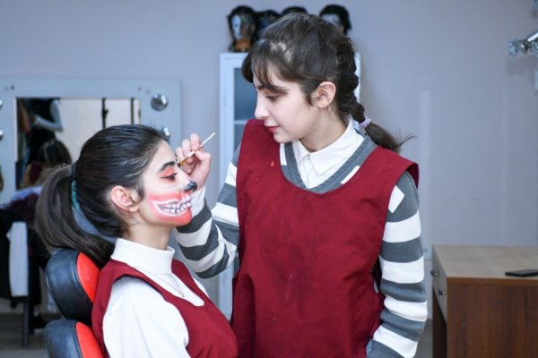 Peşə təhsilində qadınlar: onlar əsasən hansı ixtisasları seçirlər?
