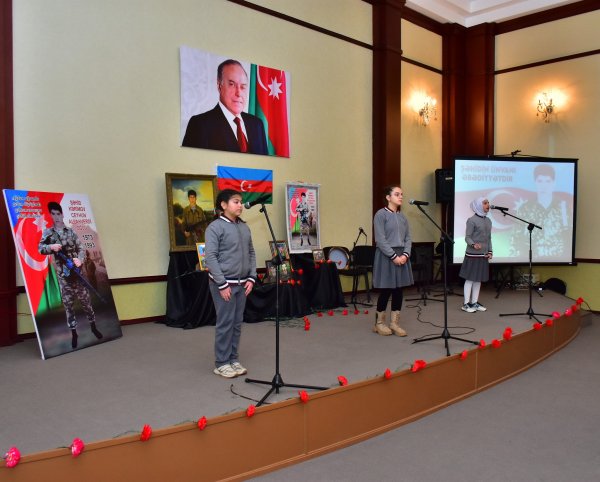 Sumqayıtda “Şəhidin ünvanı əbədiyyətdir” adlı anım tədbiri keçirilib. - FOTOLAR
