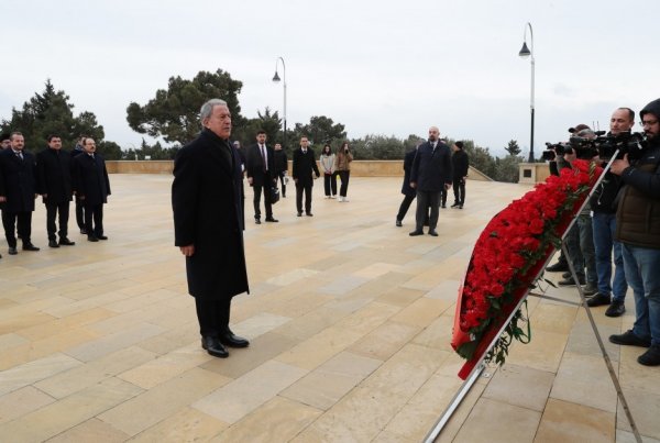 Hulusi Akar Azərbaycana gəlib - FOTOLAR