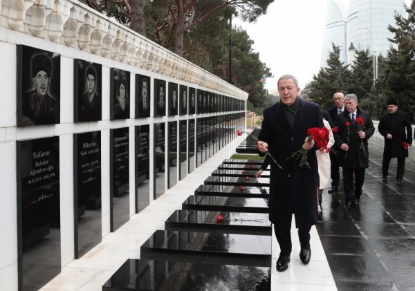 Hulusi Akar Azərbaycana gəlib - FOTOLAR