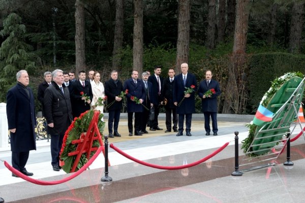 Hulusi Akar Azərbaycana gəlib - FOTOLAR