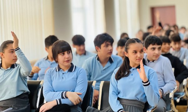 Bakı, Xırdalan və Sumqayıt məktəblərində bir ilk - “Məktəbli könüllü” proqramı 