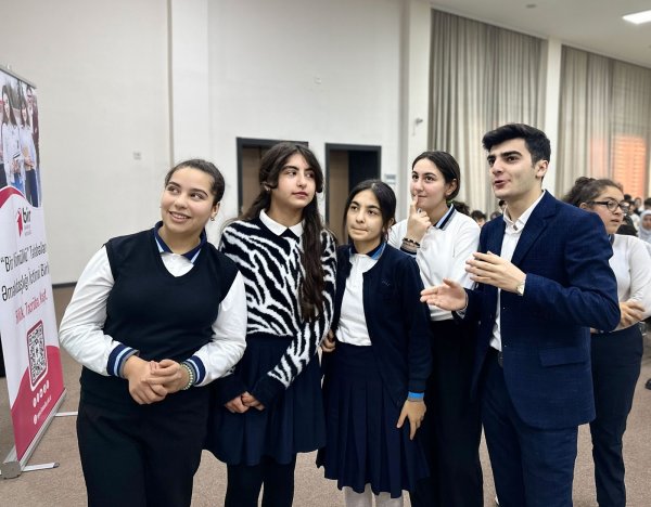 Bakı, Xırdalan və Sumqayıt məktəblərində bir ilk - “Məktəbli könüllü” proqramı 