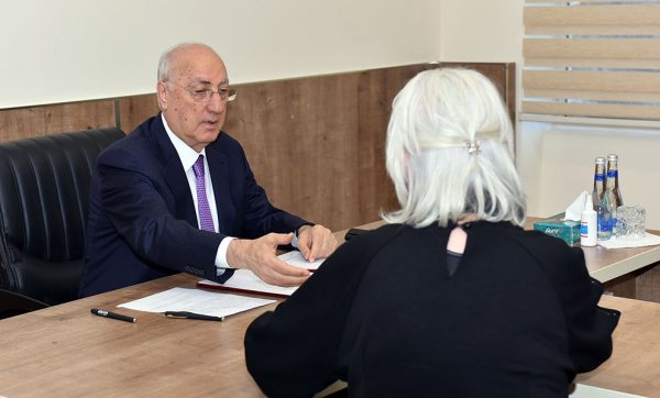 İcra başçısı vətəndaşların problemlərini dinlədi