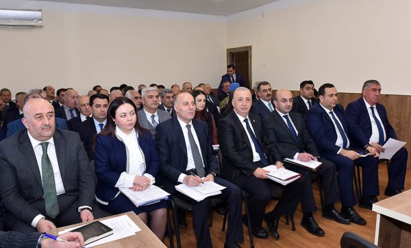 İcra başçısı vətəndaşların problemlərini dinlədi