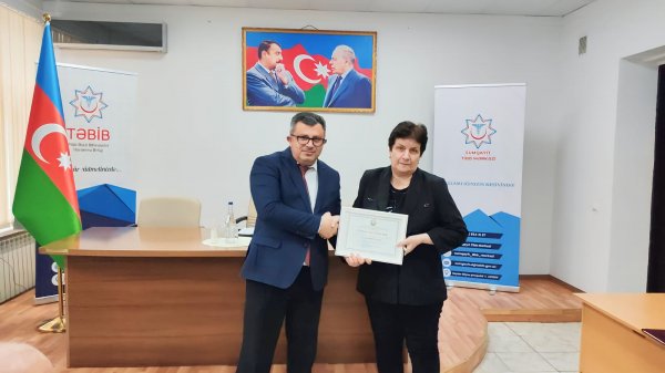Vüqar Qurbanov Sumqayıt Tibb Mərkəzinin həkimlərini təltif edib - FOTO