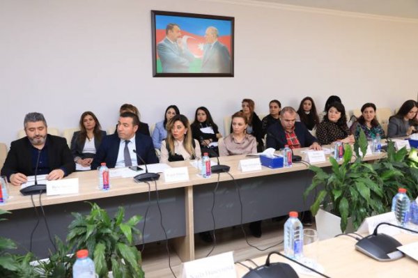 “Azərbaycanda inklüziv təhsilin inkişafında müasir pedaqoji yanaşmalar və təcrübələr” mövzusunda dəyirmi masa keçirilib “Azərbaycanda inklüziv təhsilin inkişafında müasir pedaqoji yanaşmalar və təcrübələr” mövzusunda dəyirmi masa keçirilib
