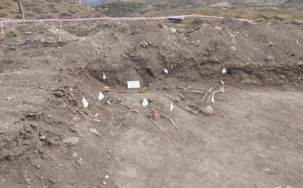 Dövlət Komissiyası Xocalıda aşkarlanan kütləvi məzarlıqla bağlı məlumat yayıb