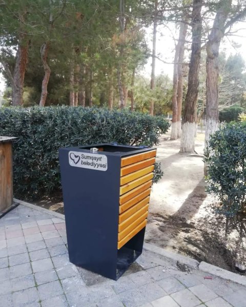 Sumqayıtda yeni zibil qutuları yerləşdirildi (Fotolar)