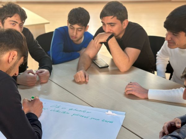 Peşə Təhsil Mərkəzində “Emosional-psixoloji vəziyyətə dair maarifləndirmə” mövzusunda təlim keçirilib