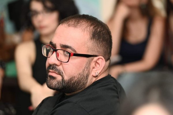 “Oğlum məktəbdə bullinqə məruz qalıb” – Tanınmış yazıçı nazirlikdən şikayətçidir