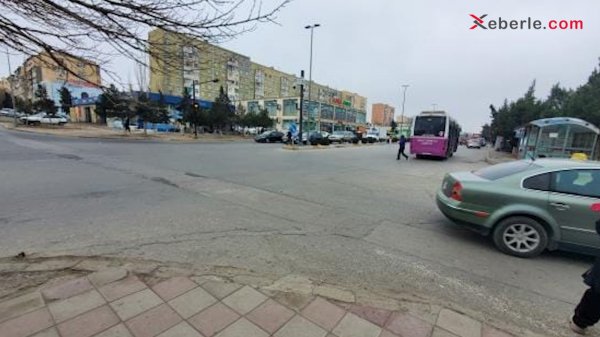 Sumqayıtda bu yolda sürücülər nə işıqfora, nə də piyada keçidinə məhəl qoyur (FOTOLAR)