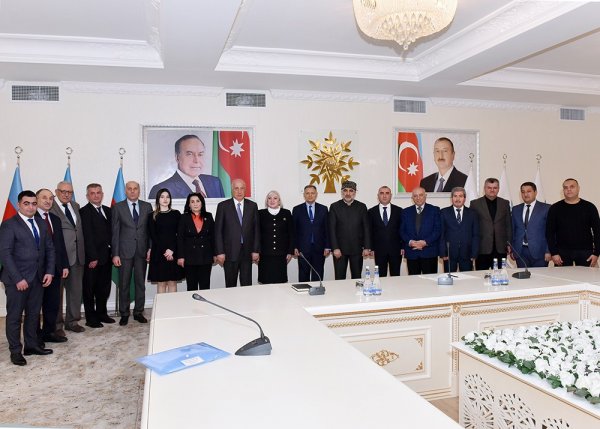 Sumqayıt şəhər İcra Hakimiyyəti yanında İctimai Şuranın iclası keçirildi - FOTOLAR Sumqayıt şəhər İcra Hakimiyyəti yanında İctimai Şuranın iclası keçirildi - FOTOLAR