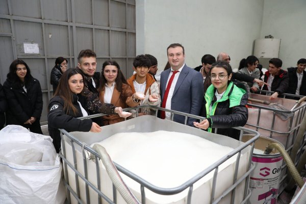 Peşə Təhsil Mərkəzinin tələbələri FAB Şirkətlər Qrupunun müəssisələrinə səfər edib