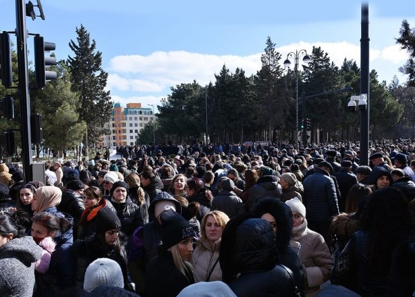 Sumqayıtda Xocalı soyqırımı qurbanlarının xatirəsi anılıb - FOTOLAR