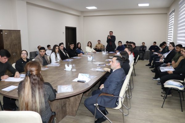 Regionlarda erkən və qohum nikahlarla mübarizə mövzusunda gənclər üçün seminarlar keçirildi (FOTO)