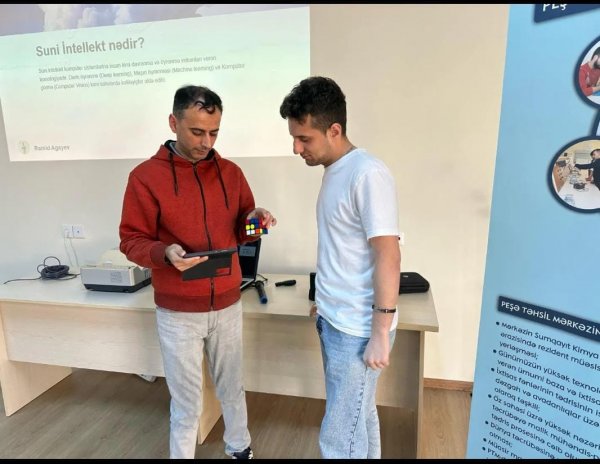 Peşə Təhsil Mərkəzində beynəlxalq təlimçi Ramid Ağayevin "NEBULA" Süni İntellekt təlimi keçirilib