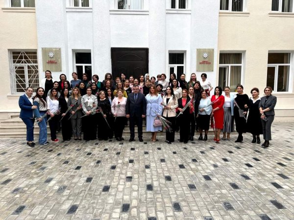 Sumqayıt Tibb Mərkəzi xanım əməkdaşlarını təbrik etdi - FOTO