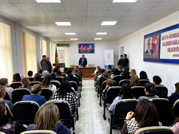 Sumqayıt Tibb Mərkəzi xanım əməkdaşlarını təbrik etdi - FOTO