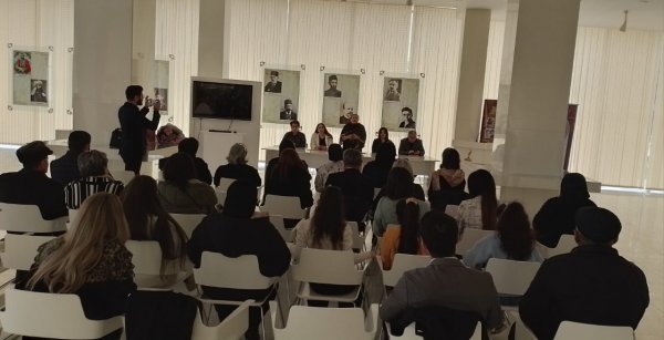 “Şəhidlər rəssamların əsərlərində”... Şəhidlərin portretləri analara təqdim olundu - FOTOLAR
