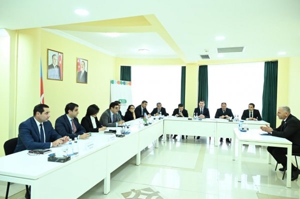 Gənclər və idman naziri Sumqayıt şəhəri və Qubadlı rayonunda yaşayan vətəndaşları qəbul edib - FOTO