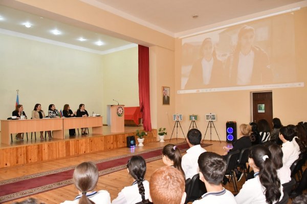 Sumqayıtda “Erkən nikah və onun fəsadları” mövzusunda maarifləndirici tədbir keçirilib- FOTOLAR