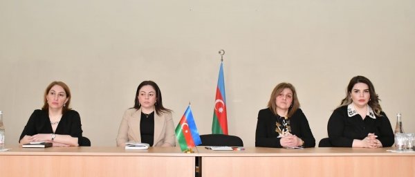 Sumqayıtda “Erkən nikah və onun fəsadları” mövzusunda maarifləndirici tədbir keçirilib- FOTOLAR