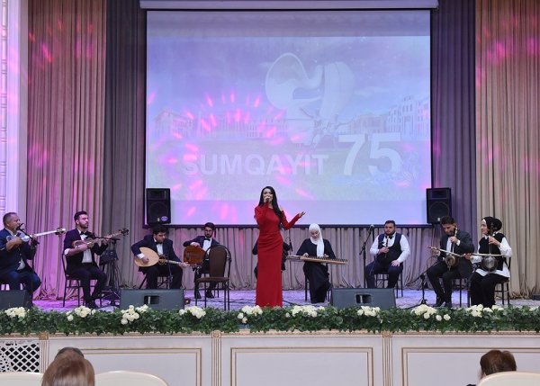 Sumqayıtın 75 illik yubleyi münasibətilə konsert keçirildi - FOTOLAR