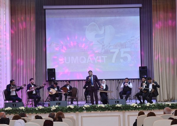 Sumqayıtın 75 illik yubleyi münasibətilə konsert keçirildi - FOTOLAR