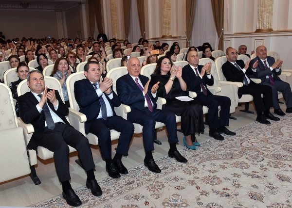 Sumqayıtın 75 illik yubleyi münasibətilə konsert keçirildi - FOTOLAR