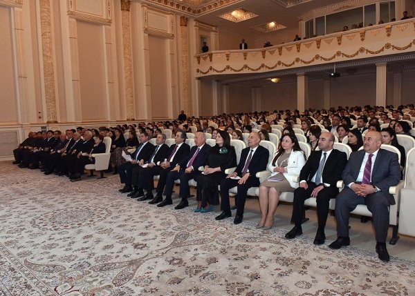 Sumqayıtın 75 illik yubleyi münasibətilə konsert keçirildi - FOTOLAR