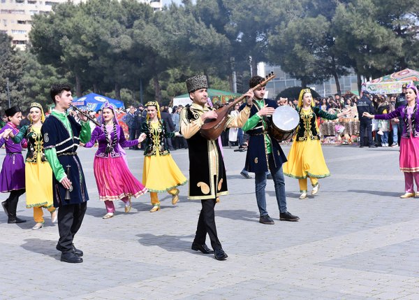 Sumqayıtda Novruz bayramı təntənəli şəkildə qeyd olunub – FOTO