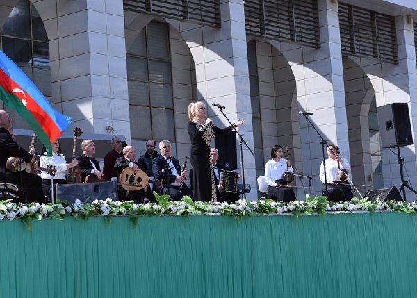 Sumqayıtda Novruz bayramı təntənəli şəkildə qeyd olunub – FOTO
