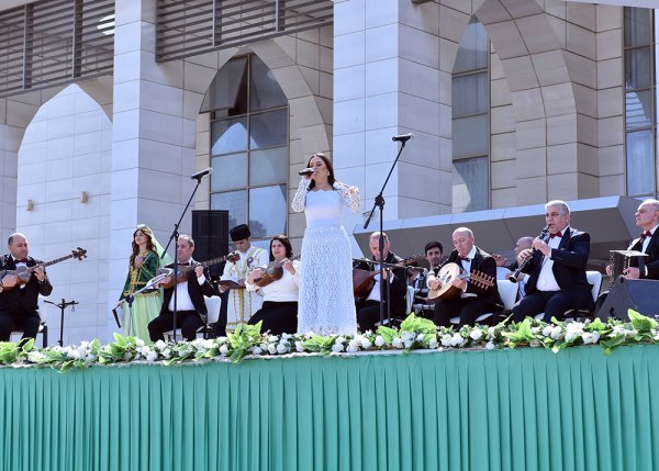 Sumqayıtda Novruz bayramı təntənəli şəkildə qeyd olunub – FOTO