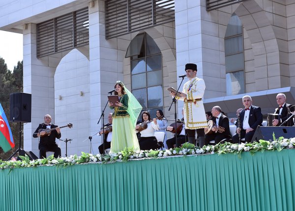 Sumqayıtda Novruz bayramı təntənəli şəkildə qeyd olunub – FOTO