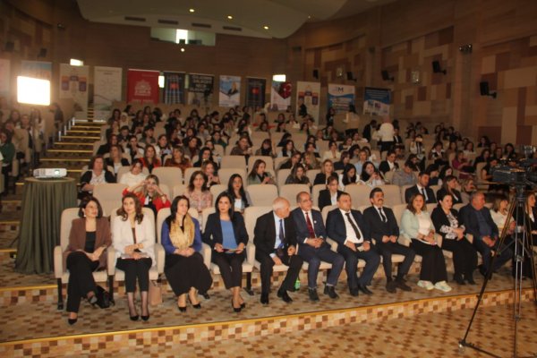 Life Academy və Təhsil Forumu Platformasının birgə təşkilatçılığı ilə Xarici dil müəllimlərinin həmrəylik forumu keçirilib - FOTO