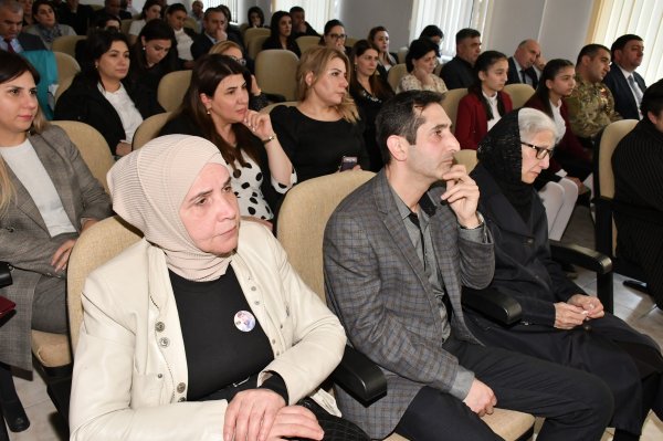 Sumqayıt Tibb Mərkəzində "Şəhidlər evə qayıdır" filminin təqdimatı keçirilib - FOTOLAR