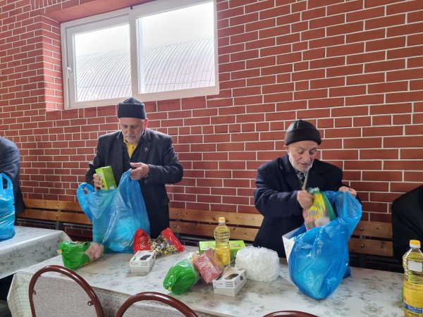 Ərkivanda 210 ailəyə bayram sovqatı verildi – VİDEO/FOTOLAR