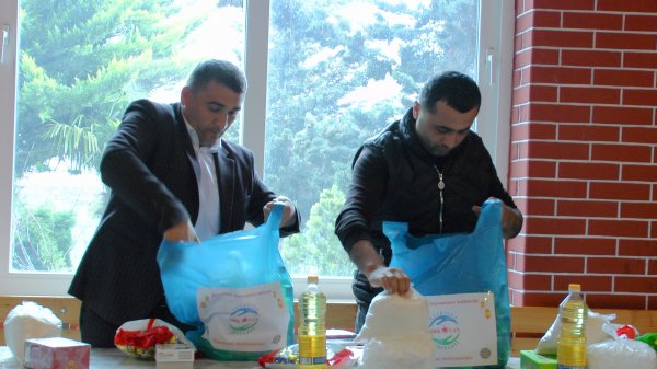 Ərkivanda 210 ailəyə bayram sovqatı verildi – VİDEO/FOTOLAR