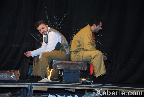 Sumqayıt teatrında yeni tamaşa izdiham yaratdı (FOTO)