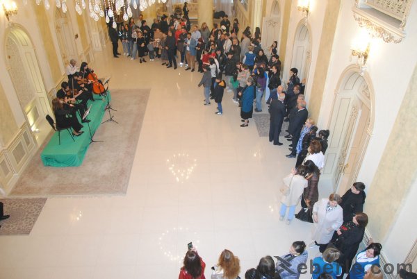 Sumqayıt teatrında yeni tamaşa izdiham yaratdı (FOTO)