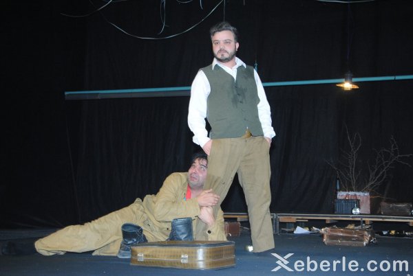 Sumqayıt teatrında yeni tamaşa izdiham yaratdı (FOTO)