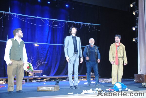 Sumqayıt teatrında yeni tamaşa izdiham yaratdı (FOTO)