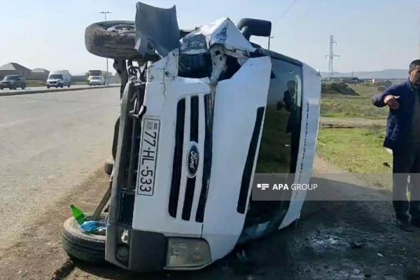 Abşeronda iki maşın toqquşub, xəsarət alanlar var - FOTO Abşeronda iki maşın toqquşub, xəsarət alanlar var - FOTO