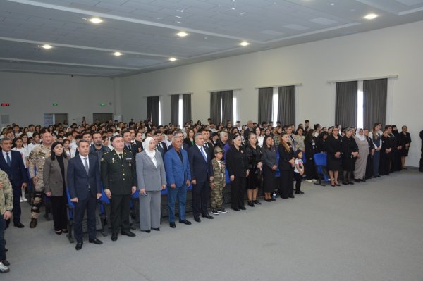 Abşeronun icra başçısı şəhidin anım mərasimində - FOTOLAR