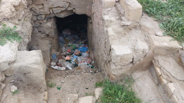 Coratda tarixi hamam zibil içindədir, tariximiz məhv olur ( FOTO)
