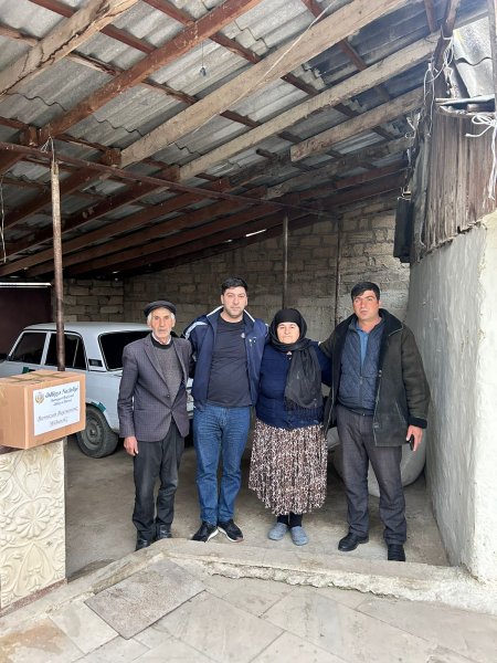 Ədliyyə işçilərinin bayram sovqatı - FOTO