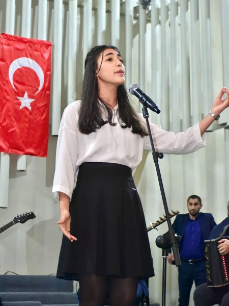 “Solo konsertimin olması gələcək hədəflərimdən biridir” – Sumqayıtın gənc xanəndəsi