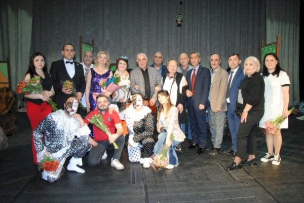 Sumqayıt Dövlət Dram Teatrı Bakıda Aktyor evində çıxış edib- FOTOLAR